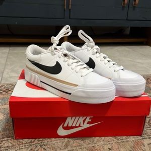Nike Court Legacy Lift